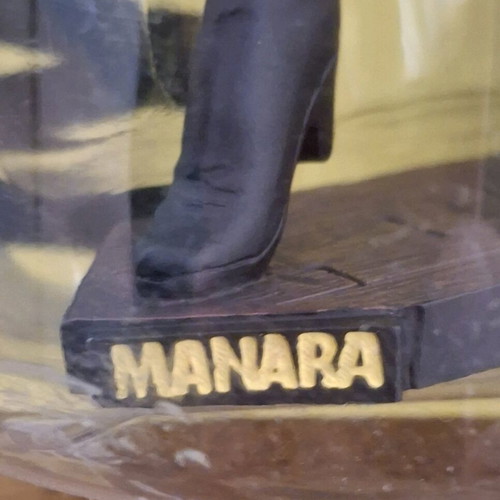 Milo Manara Jolanda #38 Altaya collectible figure new, sealed