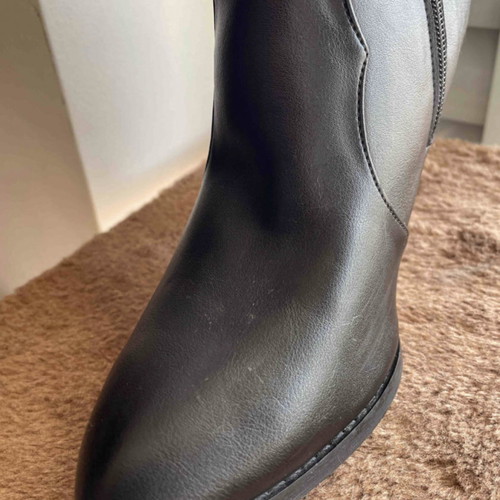 Beatrice boots size 37 handmade black with fluffy lining