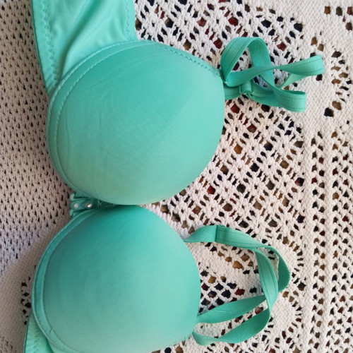 Bra used, front clasp, size 80B
