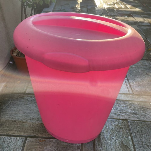 Eukanuba Plastic Food Storage Bin for Pets like new, large