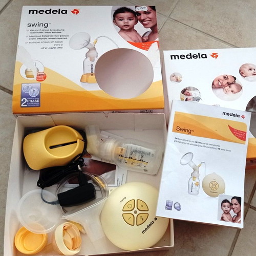Medela Swing electric breast pump with Philips Avent storage bags