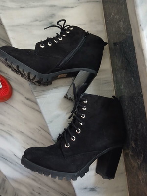 Black ankle boots with zipper and laces, size 40, 8 cm heel