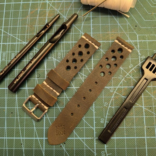 Handmade leather watch strap Racer style, custom colors