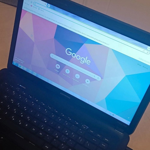 Compaq CQ58-200EV laptop like new with 15.6" screen and Windows 7