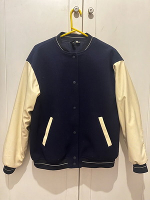 College jacket like new, dark blue with beige sleeves