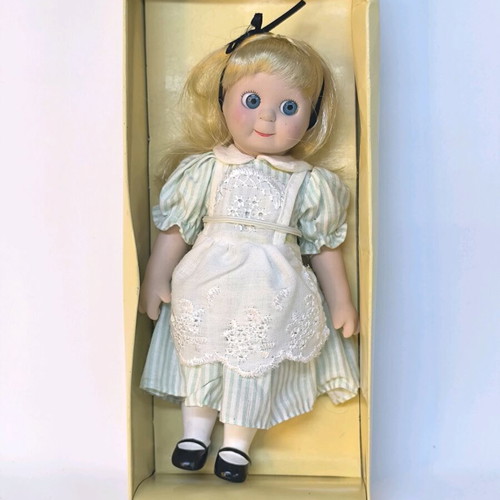 Porcelain doll Alice new from Planeta DeAgostini fairy tale series