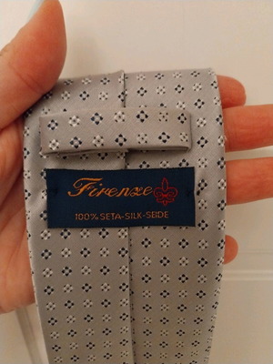 Firenze 100% silk tie like new, light gray with blue-white pattern