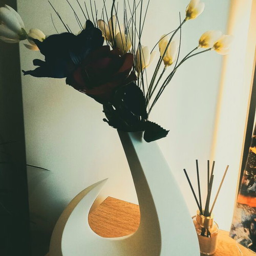 Luna Flame Sculpture decorative vase and flowerpot
