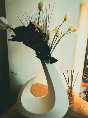 Luna Flame Sculpture decorative vase and flowerpot
