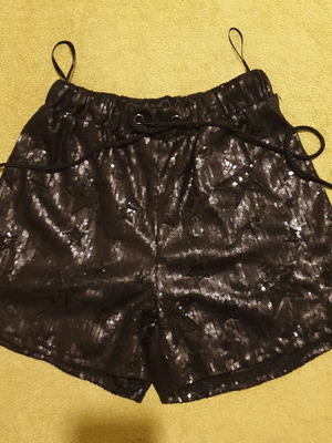 Toi&Moi women's shorts with sequins black, size S like new