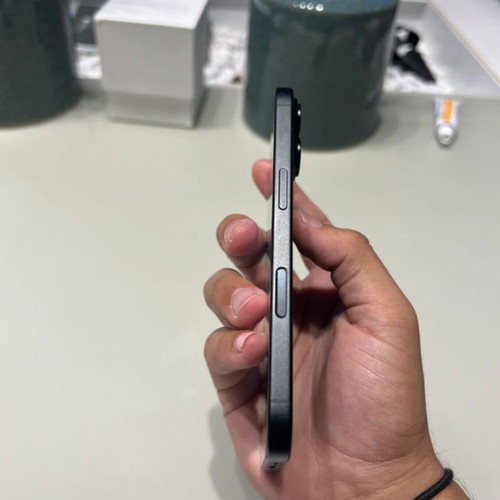 iPhone 16 256GB used, black, battery health 92%