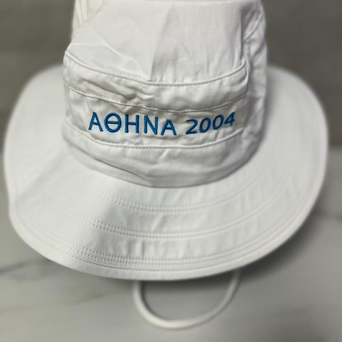 Volunteer hat Olympic Games 2004 used