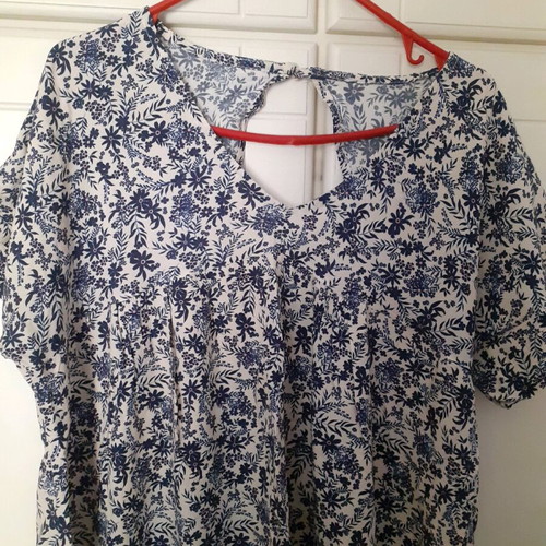 Floral dress like new, short, white and turquoise, size XL
