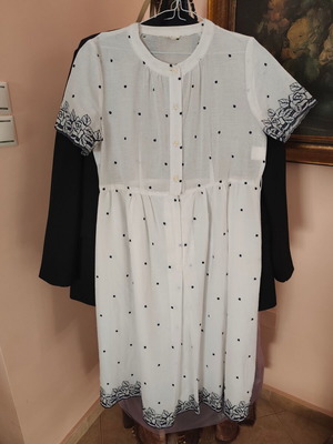Vintage white dress with blue roses, like new, sizes L to XXL