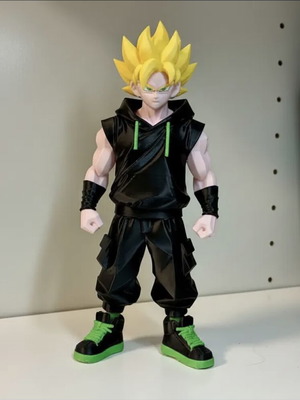 Goku Super Sayan Urban figure new