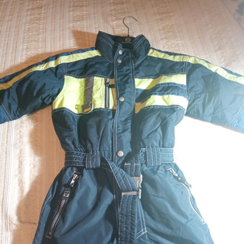 Children's winter sports one-piece jacket used