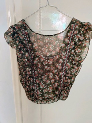 Zara crop top σαν καινούργιο, μανίκια με βολάν, ημιδιάφανο υλικό