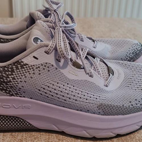 Under Armour women's athletic shoes, size 40, light purple