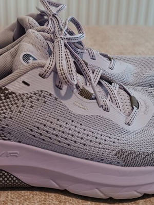 Under Armour women's athletic shoes, size 40, light purple