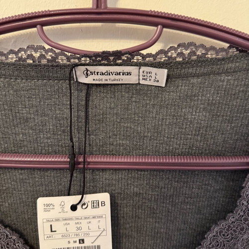 Rip basic gray blouse with lace Stradivarius new, size L