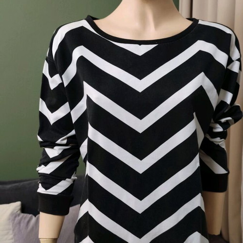 H&M blouse used with geometric pattern, size M