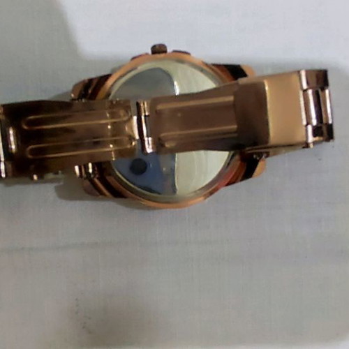 Wristwatch rose gold used with bracelet and rhinestones