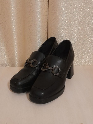 MIGATO Μαύρο loafer μεταχειρισμένο με χοντρό τακούνι 40