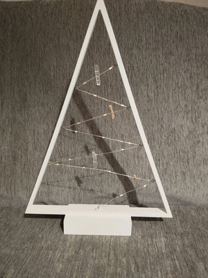 White wooden tree white, final price 2 euros