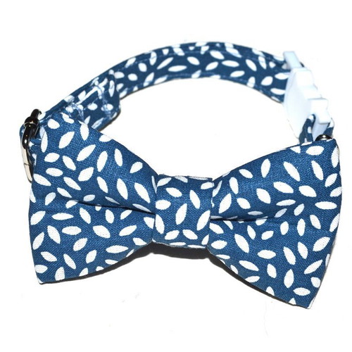 Cat collar with bow tie and safe breakaway collar new