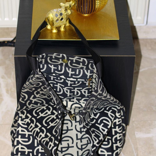 Handmade shoulder shopping bags new, in black and beige