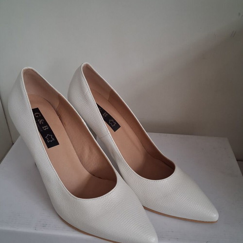 Pumps size 37 white new