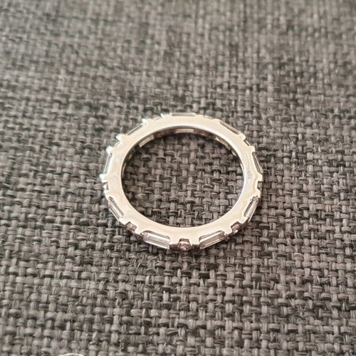 Silver ring like new, size 60-70