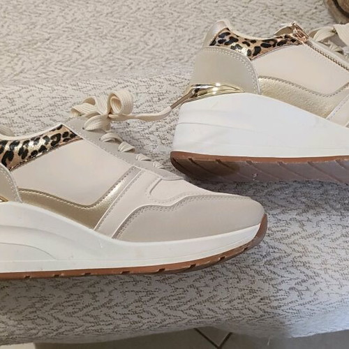 Women's white athletic shoes like new, size 38