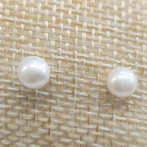 Earrings made of steel with natural pearls new, white