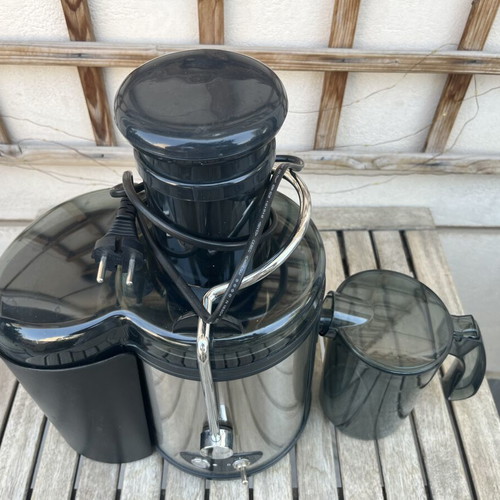 Izzy Juicer like new