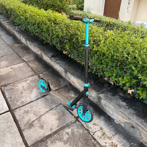 Globber NL 205 Teal scooter like new for kids and teens