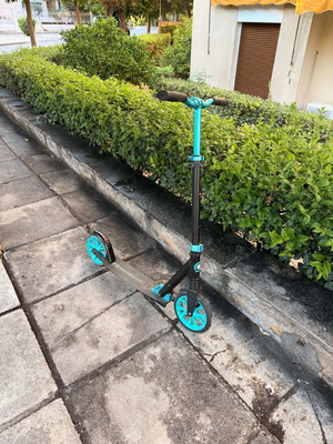 Globber NL 205 Teal scooter like new for kids and teens