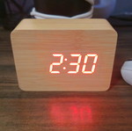 Table clock used with USB cable