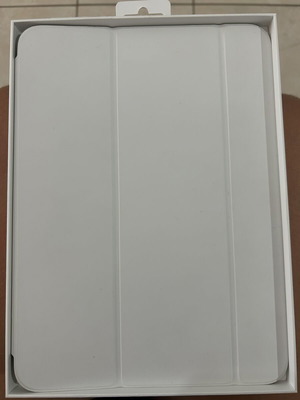 iPad A16 case, white