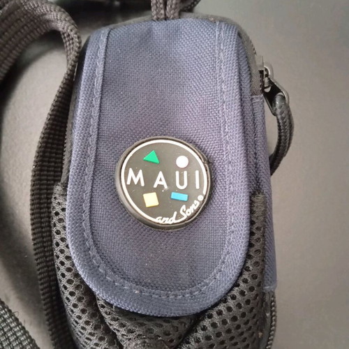 Maui And Sons branded case like new, dark blue and black
