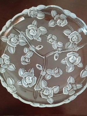 Serving platter for nuts or sweets like new, diameter 33cm