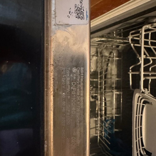 Pitsos built-in dishwasher with wooden kitchen front, model DIF61100