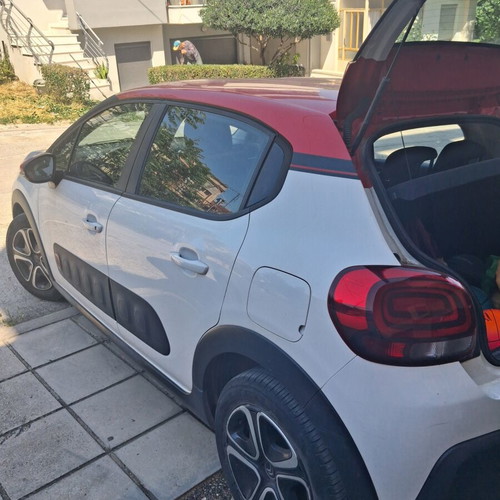 Citroen C3 2018 like new, 59,000 km, manual, petrol, red