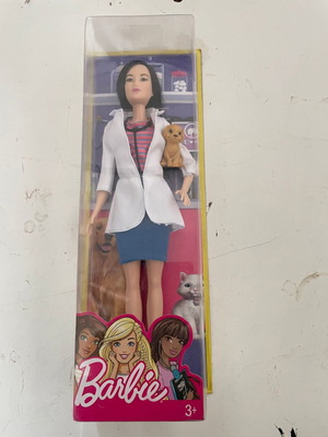 Barbie Pet Vet doll new