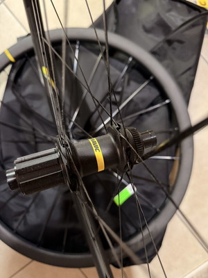 Mavic Cosmic SLR 32 Carbon Wheelset new