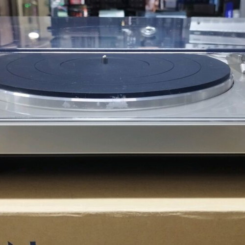 Denon DP300F turntable used