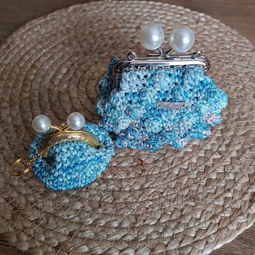 Wallet and keychain set new, white and turquoise