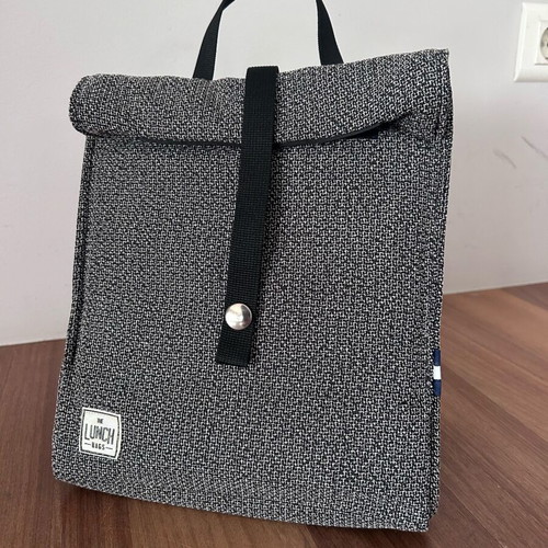 The Lunch Bags insulated food bag like new with Thermo Hot and Cold
