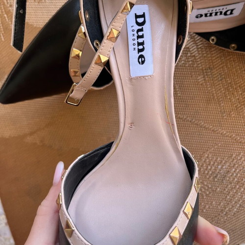 Dune leather pumps with strap and studs size 38 like new, black