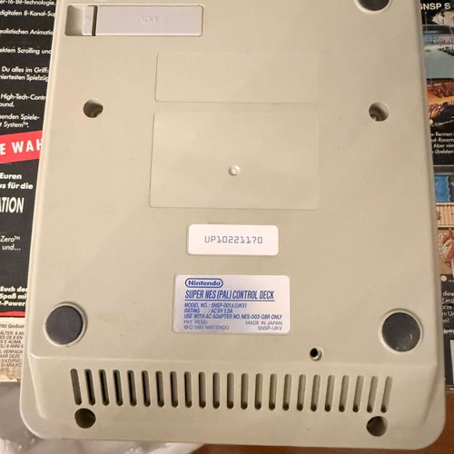 Super Nintendo Entertainment System (SNES) like new with original box